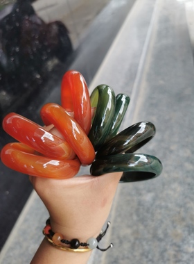 包邮深绿色中国红中宽正圈小圈口玛瑙手镯女童复古镯细款玉髓手环