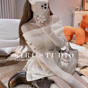 一字肩修身 SIRI 纯欲露肩软糯针织衫 STUDIO 显瘦上衣 奶油棉花糖