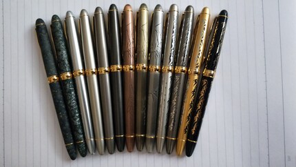 贵冠82学生钢笔铱金笔全新老库存14K金笔尖前几年买了，金笔也有