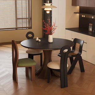 2025新款中古风纯实木岩板餐椅组合家用黑色圆形吃饭桌子法式圆桌