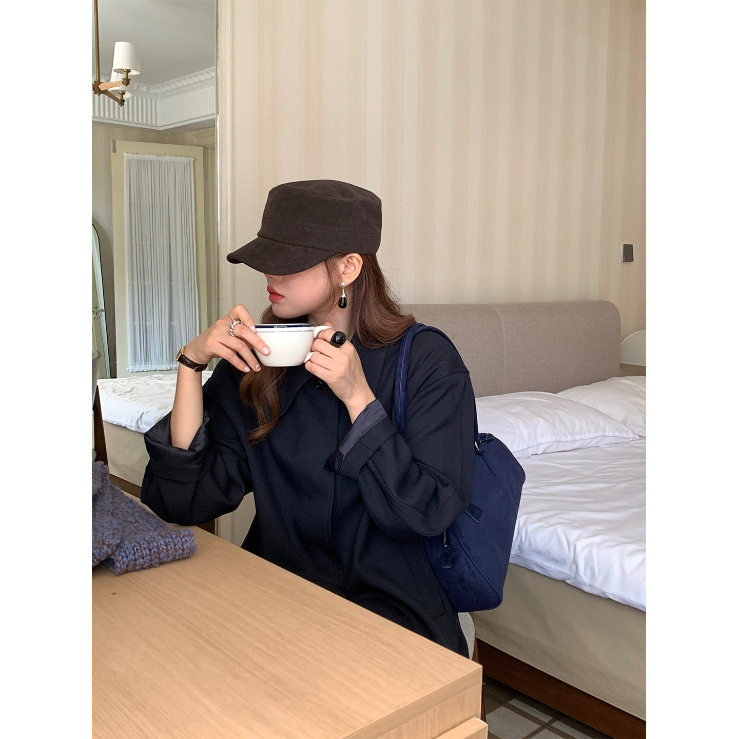 芝士商店~麂皮绒鸭舌帽女2025新款冬复古马术报童帽百搭平顶帽子