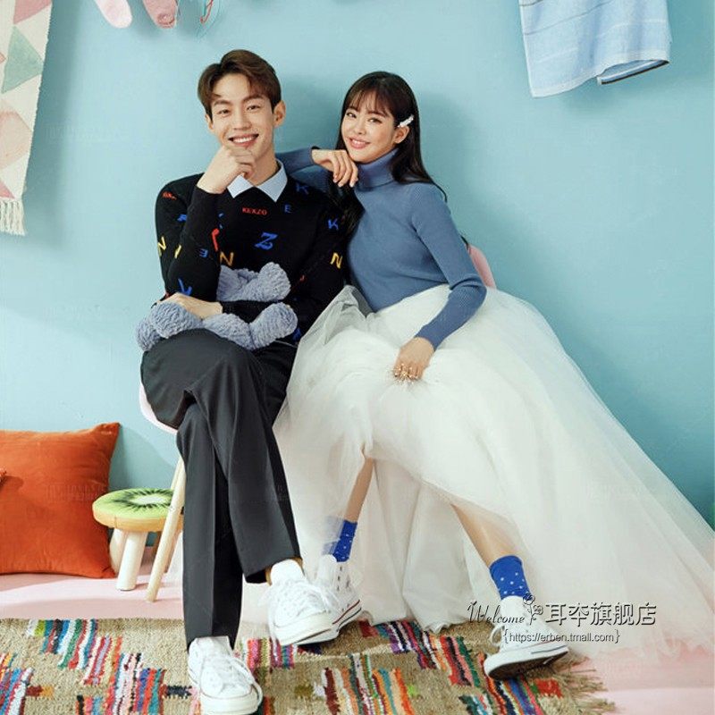 2023展会新款影楼外景旅拍照婚纱韩版秋冬款毛衣情侣主题摄影服装