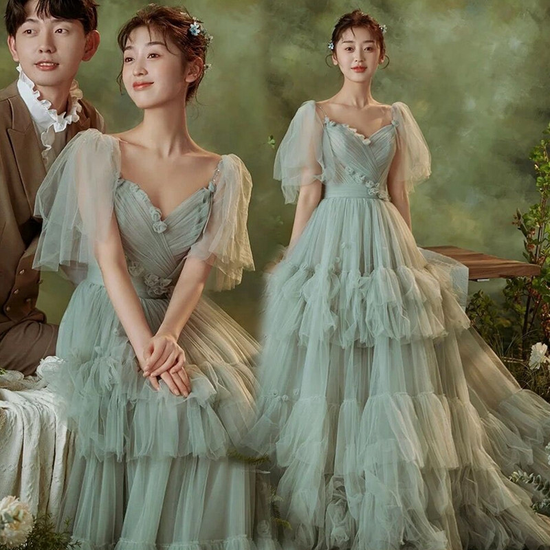 新款影楼彩纱主题服装旅拍婚纱摄影情侣写真森系复古油画拍照礼服