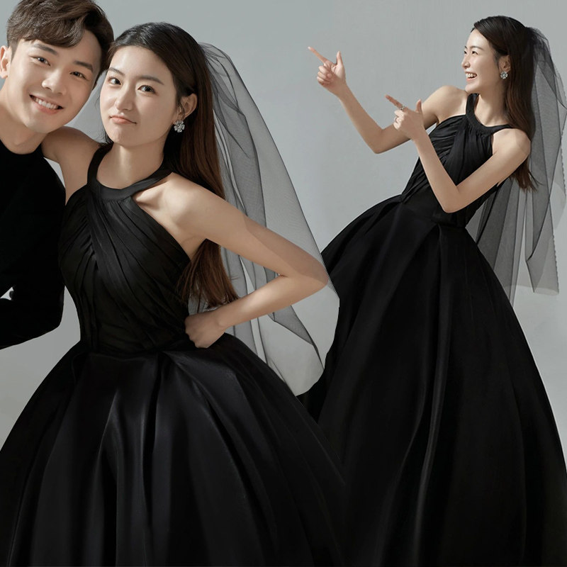 23新款影楼拍照主题服装室内杂志风情侣黑色缎面婚纱写真简约礼服