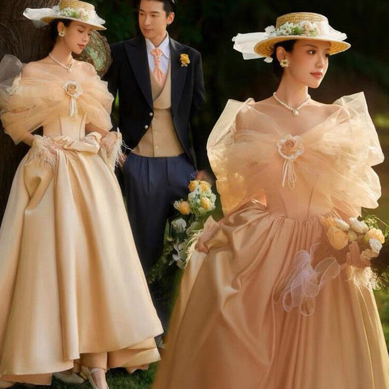 影楼拍照主题摄影服装外景森系法式复古赫本风婚纱照缎面摄影礼服