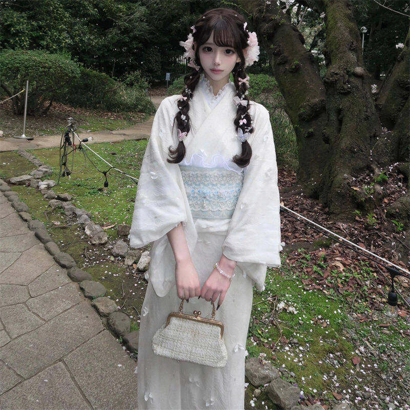 服影楼改良新款蕾丝服装温写真
