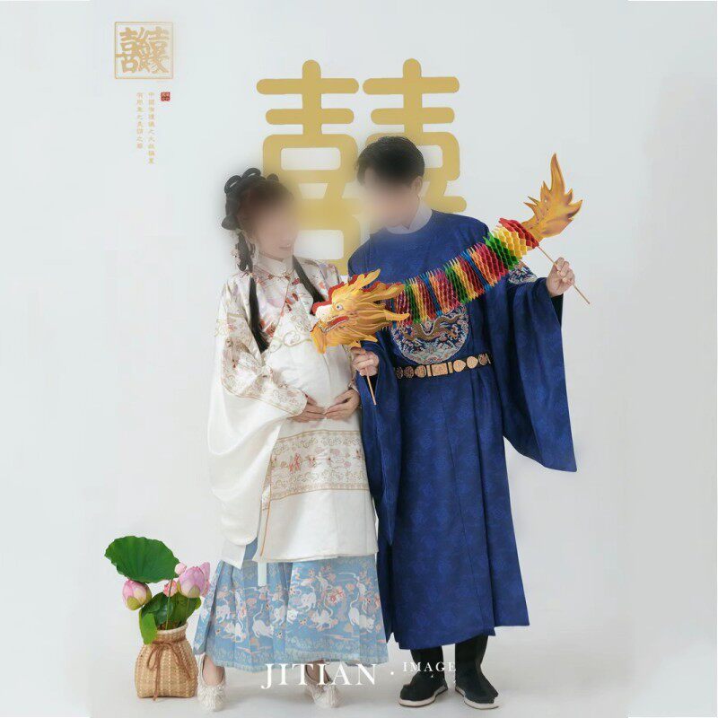 情侣孕妇摄影服装中式