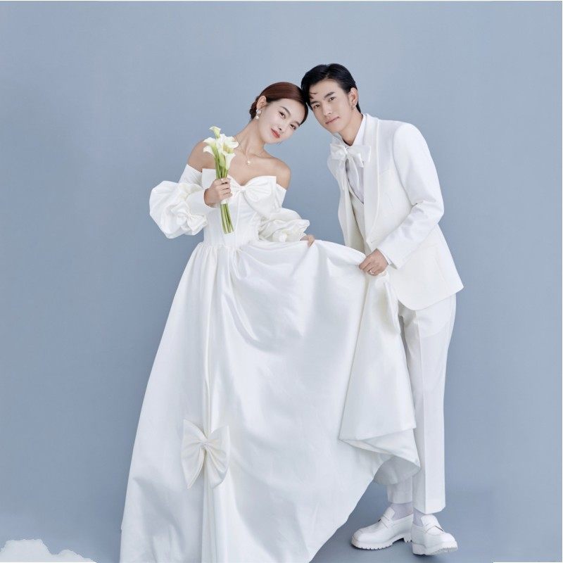 影楼主题婚纱蝴蝶结泡袖礼服齐地抹胸户外旅拍时尚个性情侣套装