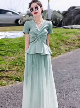 有里布2025夏新款法式气质设计百搭通勤V领上衣半身裙套装D1629A