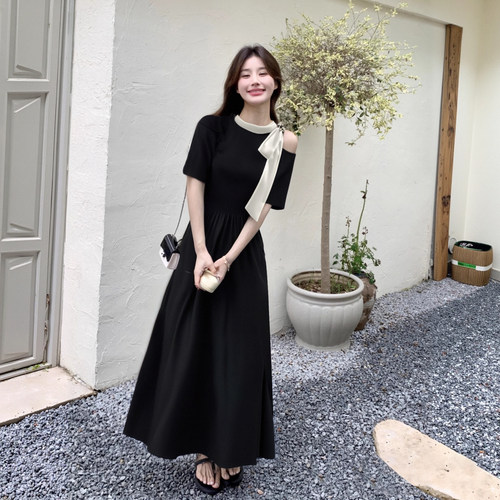 气质名媛高端女神范黑色连衣裙2025高级感法式礼服长款裙子D1840A