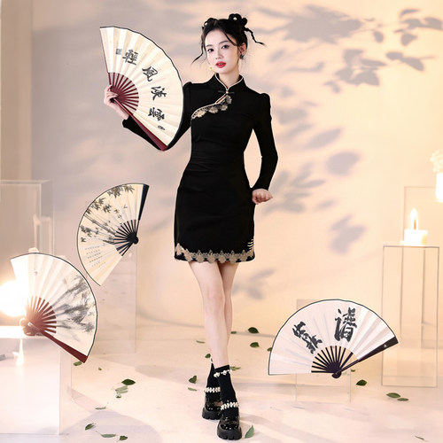 2025秋冬新款常规/加绒新中式连衣裙女高级感打底裙小黑裙D4135A