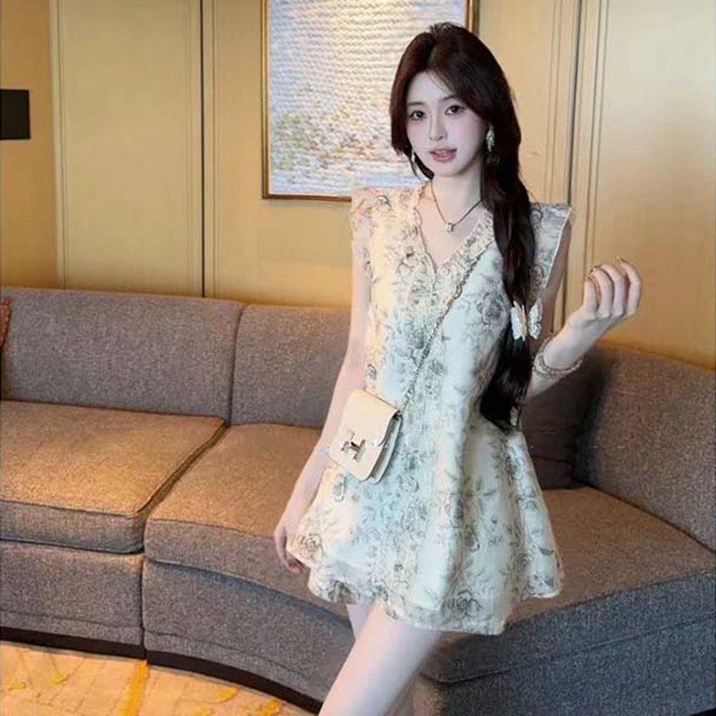 有里布2025夏季新款蓝铃花海上衣+短裤时尚减龄套装两件套D2741,女装/女士精品,时尚套装,淘宝优惠券,粉丝福利购,淘宝优惠卷