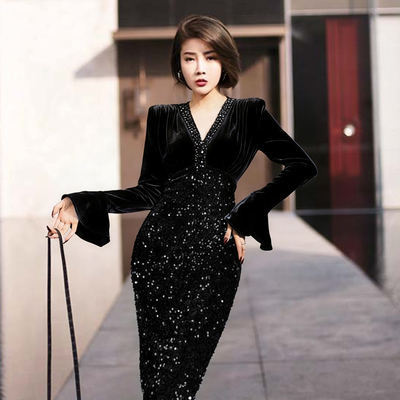 有里布轻奢亮片设计感裙子2025秋冬新款喇叭袖打底连衣裙D4560