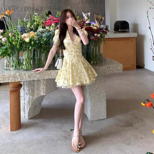 有里布2026夏季新款女法式田园风碎花连衣裙蓬蓬裙气质穿搭D2848