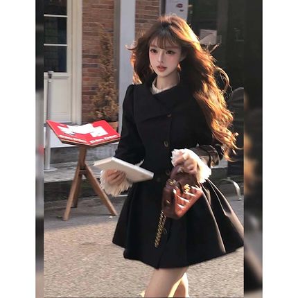 2025秋季新款有里布摩登主义收腰大裙摆风短款掐腰连衣裙LJ0133