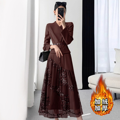 加绒加厚高端精致气质裙子2026秋冬新款高级感收腰连衣裙女2681