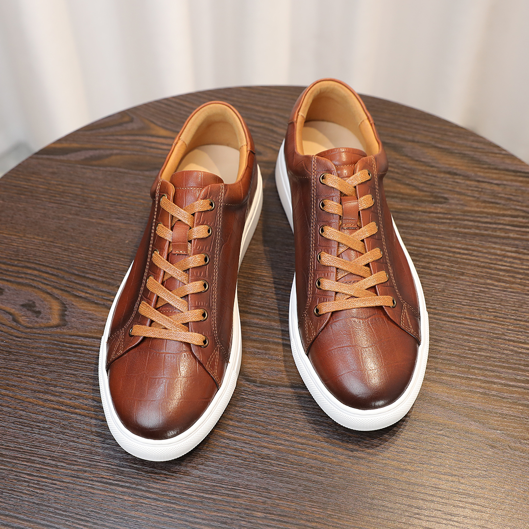 2025新款英伦风板鞋潮流真皮透气