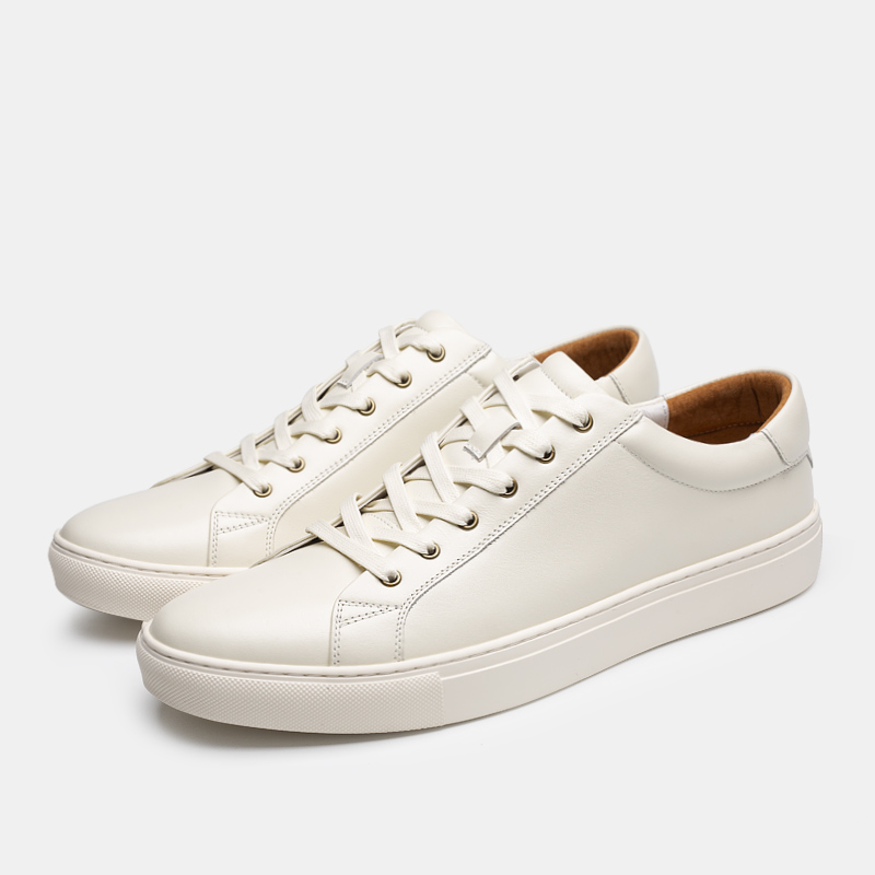 真皮男士休闲风白色平底板鞋