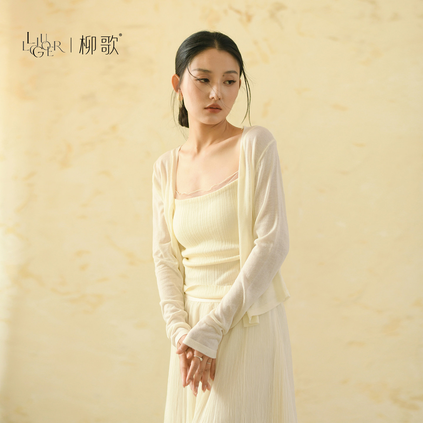 柳歌夏季女假两件针织开衫图片