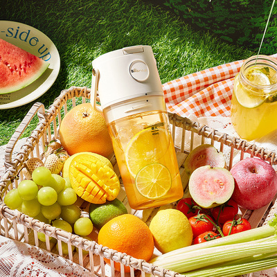 小熊榨汁机LLJ-E04W5小型家用便携式榨汁杯多功能无线果汁机料理