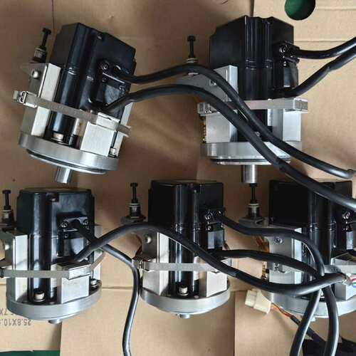 议价爱德普机器人二轴电机，SGMAH-02A1A-HL11二手拆可维修