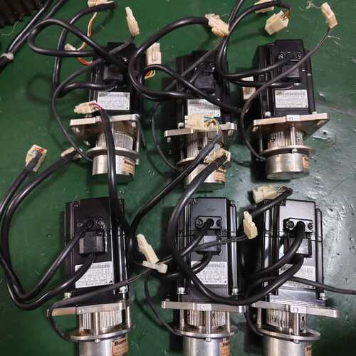 议价爱德普机器人电机SGMAH-02A1A-HL11二手拆机功能可维修