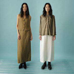 NW80EN 高级感轻熟风米白色肌理感优雅提花中腰直筒型半身裙女装