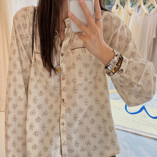 《散落的春》时尚休闲简约百搭花朵图案碎花狗牙边小衫透气女装