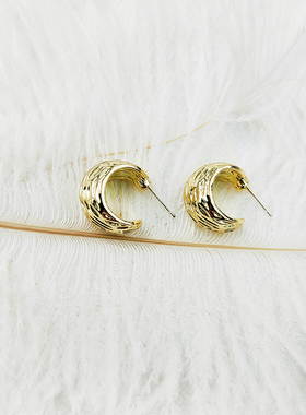 金属夸张高级感C字耳环金色褶皱曲面款耳饰简约时尚个性【B791】