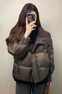 复古深棕色翻领短款羽绒服女冬高级感气质宽松休闲百搭白鸭绒外套