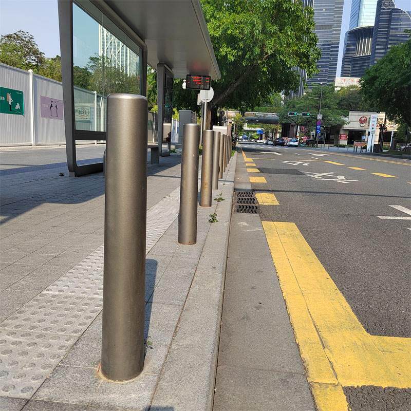 深圳市政道路不锈钢防撞柱公交站安全岛人行道隔离柱马路防护桩*