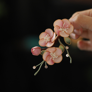 粉色桃花古风头饰发夹汉服花朵头饰女新中式国风秀禾订婚边夹配饰