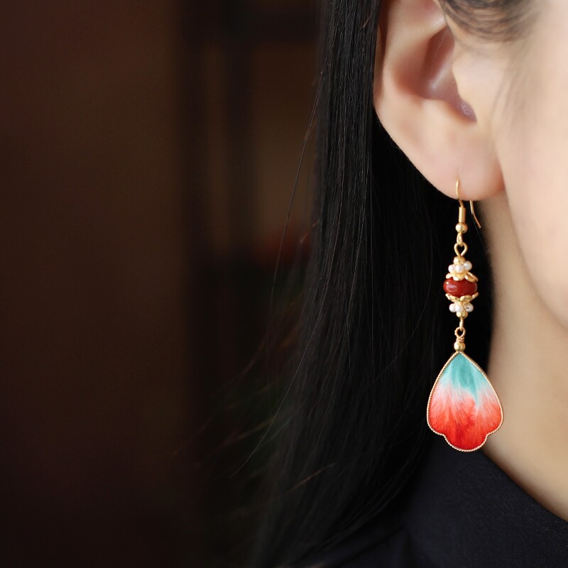 旗袍绒花耳环秋冬复古高级感耳饰国风渐变中古气质耳坠适合圆脸的