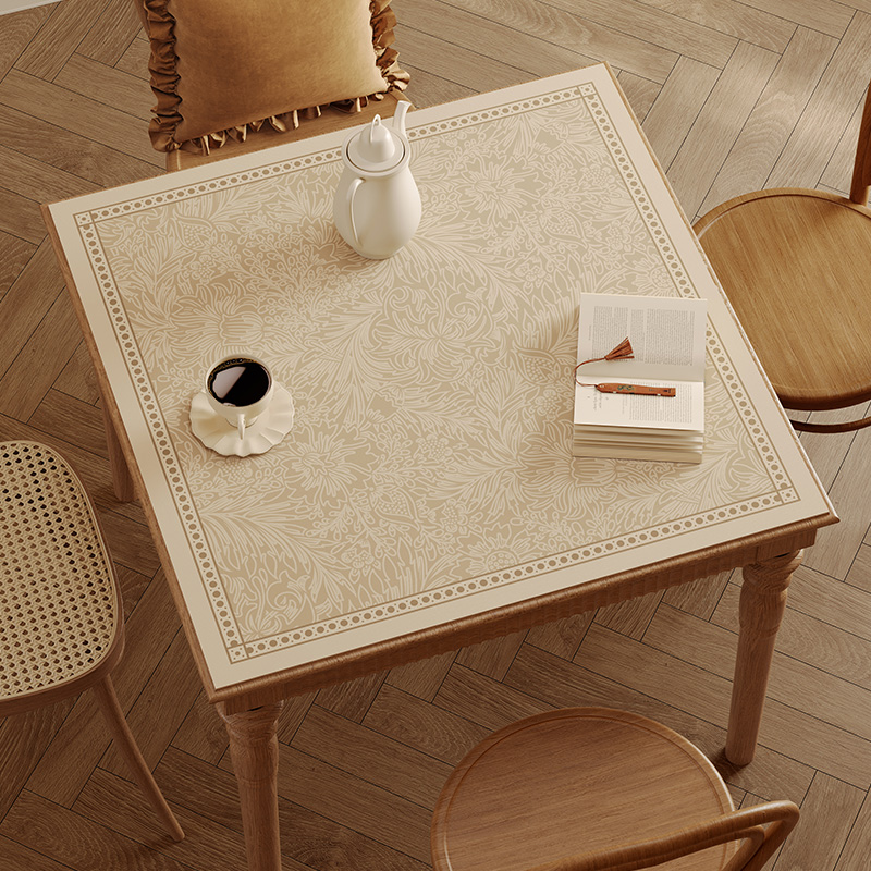 范居态度米雅方形餐桌皮革桌垫