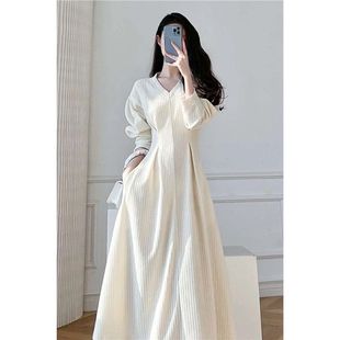 2025年新款春秋季赫本风法式连衣裙女收腰显瘦复古气质帝政风长裙