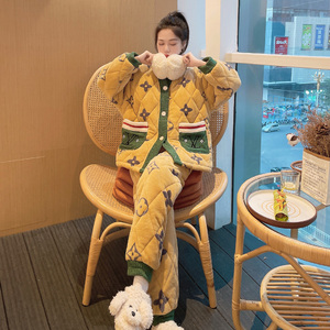 睡衣女士秋冬季珊瑚绒三层夹棉冬天保暖法兰绒加厚加绒家居服套装