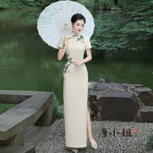 走秀旗袍2025新款旗袍优雅演出服短袖显瘦礼仪形体表演服绿意盎然