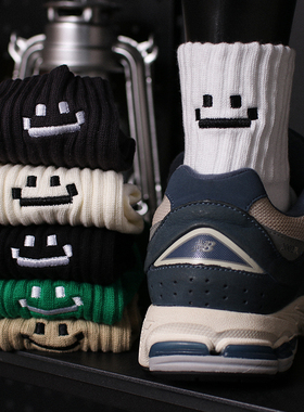 4双装日系cityboy中筒袜子男女简约百搭个性潮流笑脸刺绣无骨袜棉