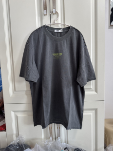 森马男短袖T恤夏季宽松舒适圆领纯棉字母做旧工艺户外休闲体恤衫