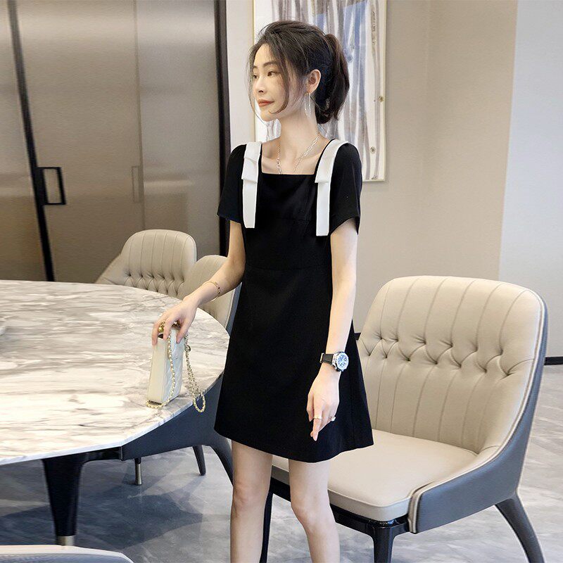 黑色长裙方领法式连衣裙女感休闲小个子直筒裙春夏2025新款欧洲站