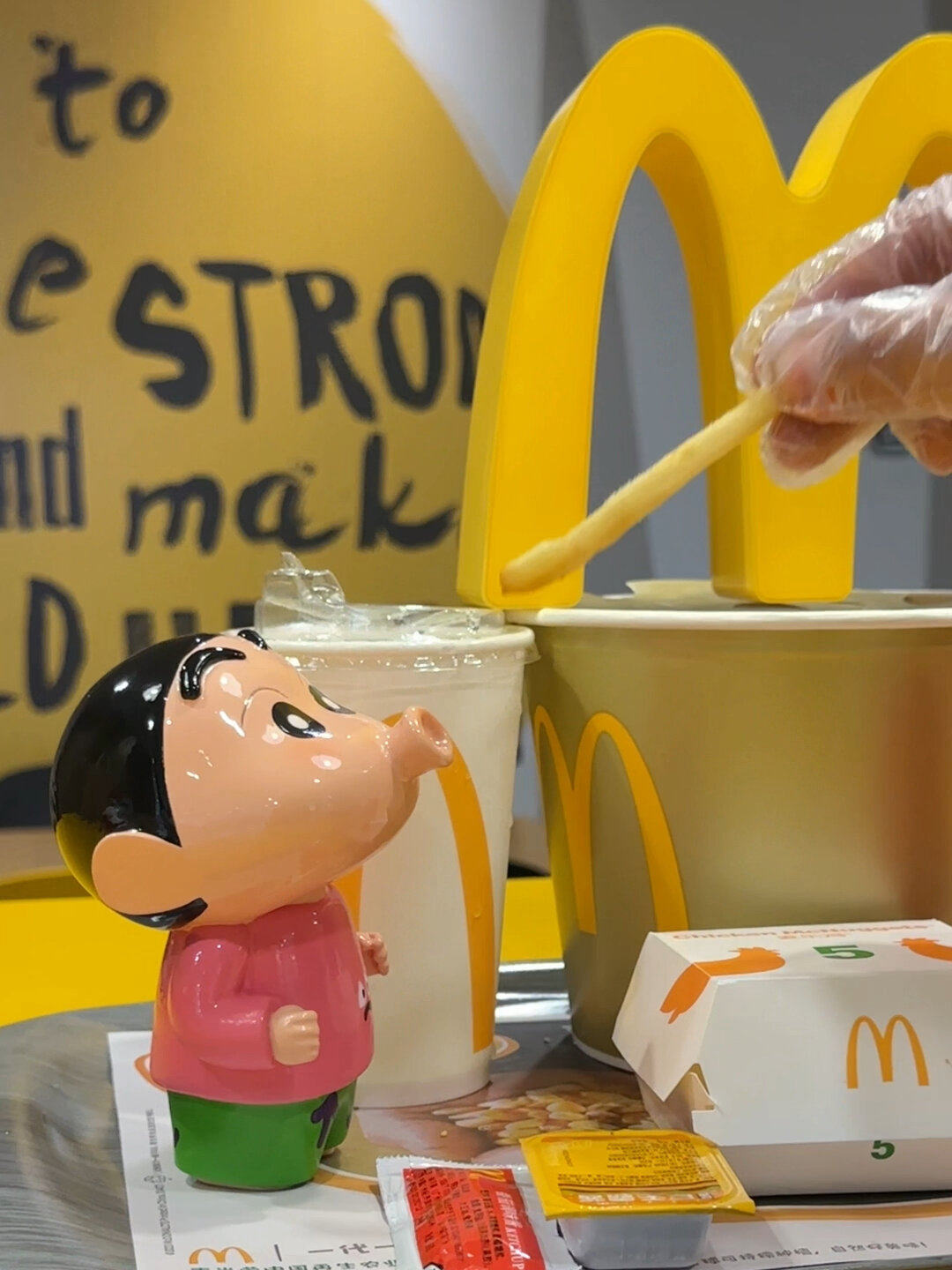 熊q版嘟嘟嘴小新手办漫画小新cos香蕉可爱造型卡通桌面摆件礼物