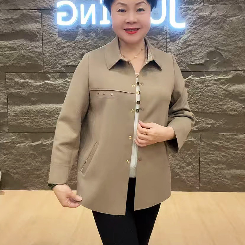 中老年女装纯色胸三扣翻领风衣遮肉显瘦上衣女休闲百搭时尚外套