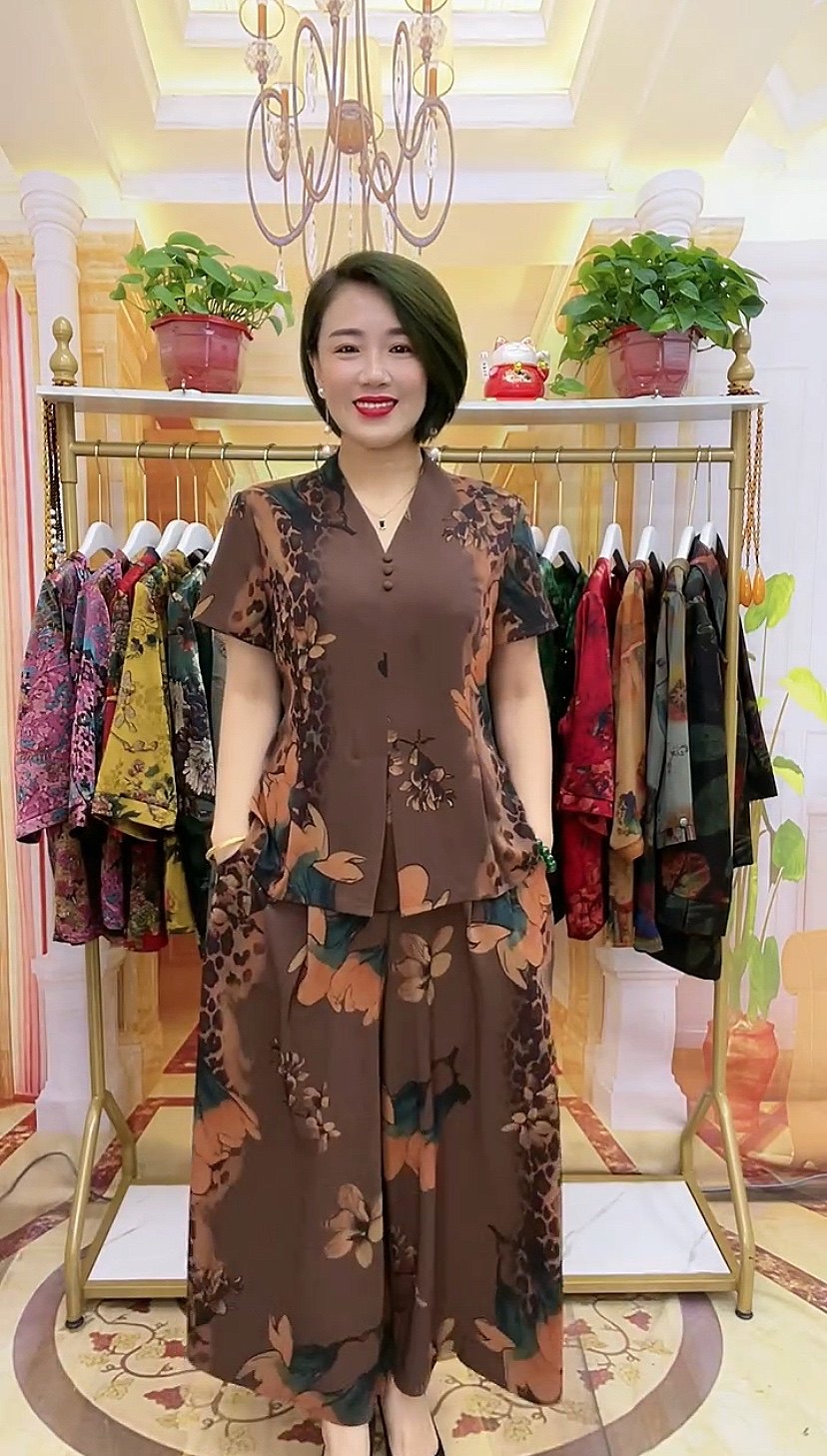 重磅真丝V领包扣短袖长裤套装6130款中老年女装夏装新款舒适