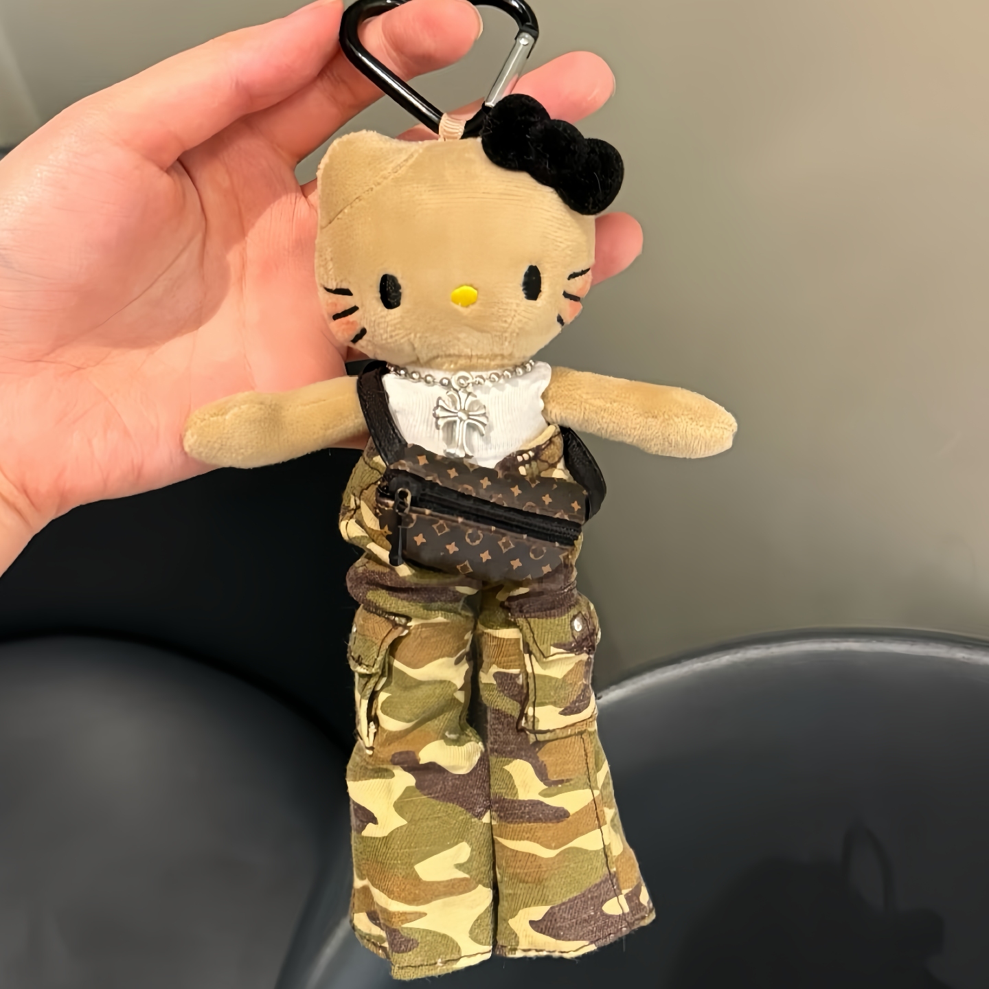 适配lv女士包新款包包挂件可爱长腿毛绒ins风玩偶挂饰背包钥匙扣