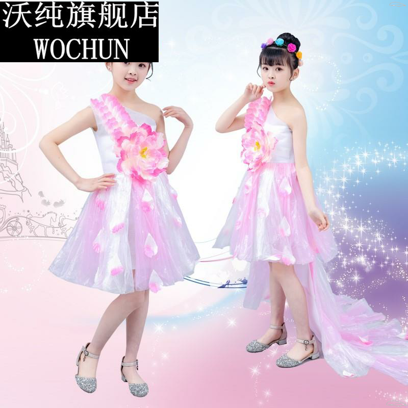 儿童环保服装女孩时装秀演出服手工材料时装秀diy亲子装走秀拖尾