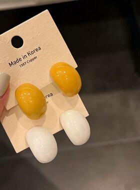 洋气百搭姜黄色系腰果耳环气质