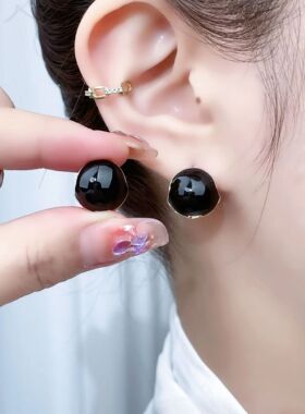 耳环女日韩复古港风高级感黑色圆形耳扣2022年新款潮小众设计耳饰