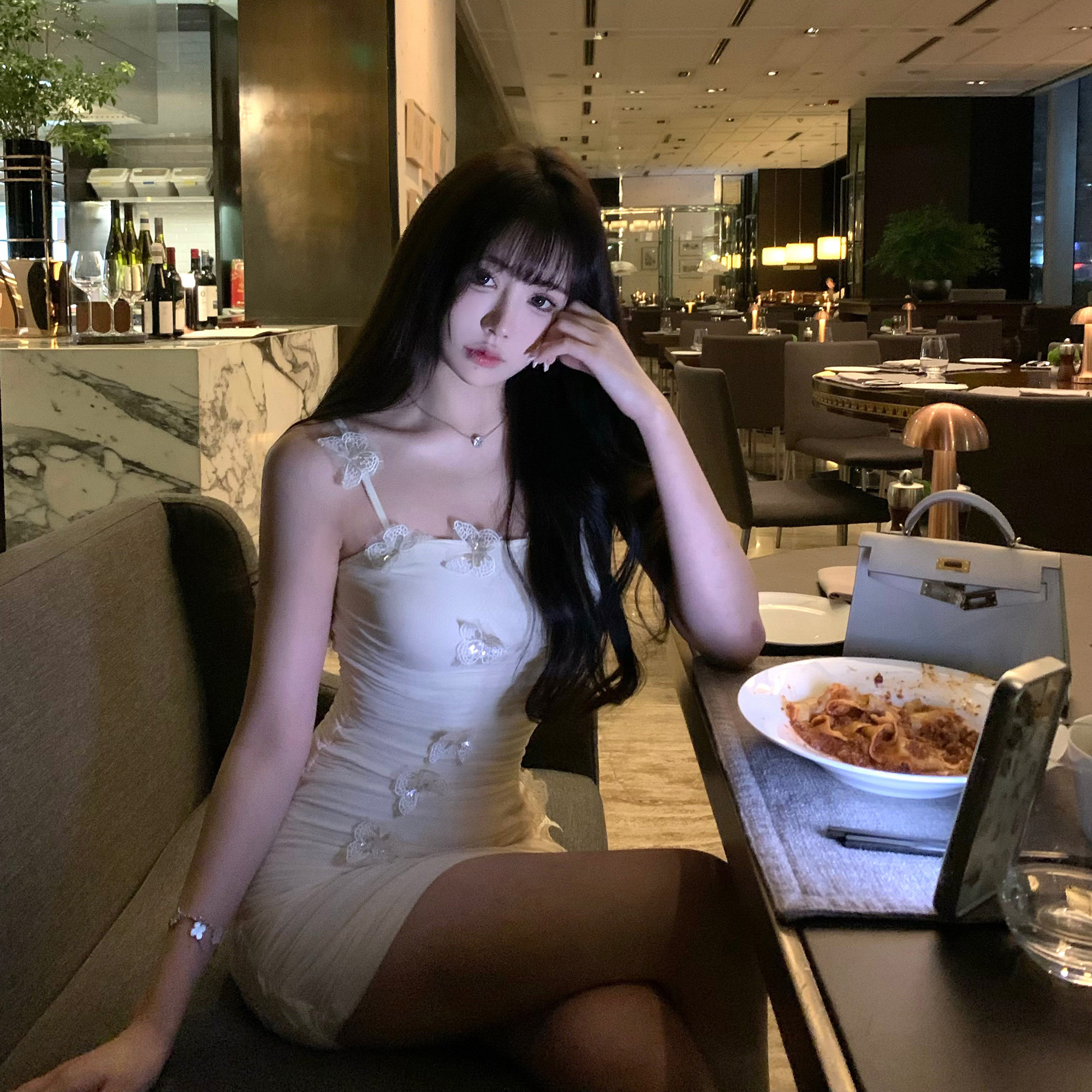 Liuu嘻嘻阿纯欲风buling蝴蝶吊带裙女夏季收腰无袖露肩甜美包臀裙