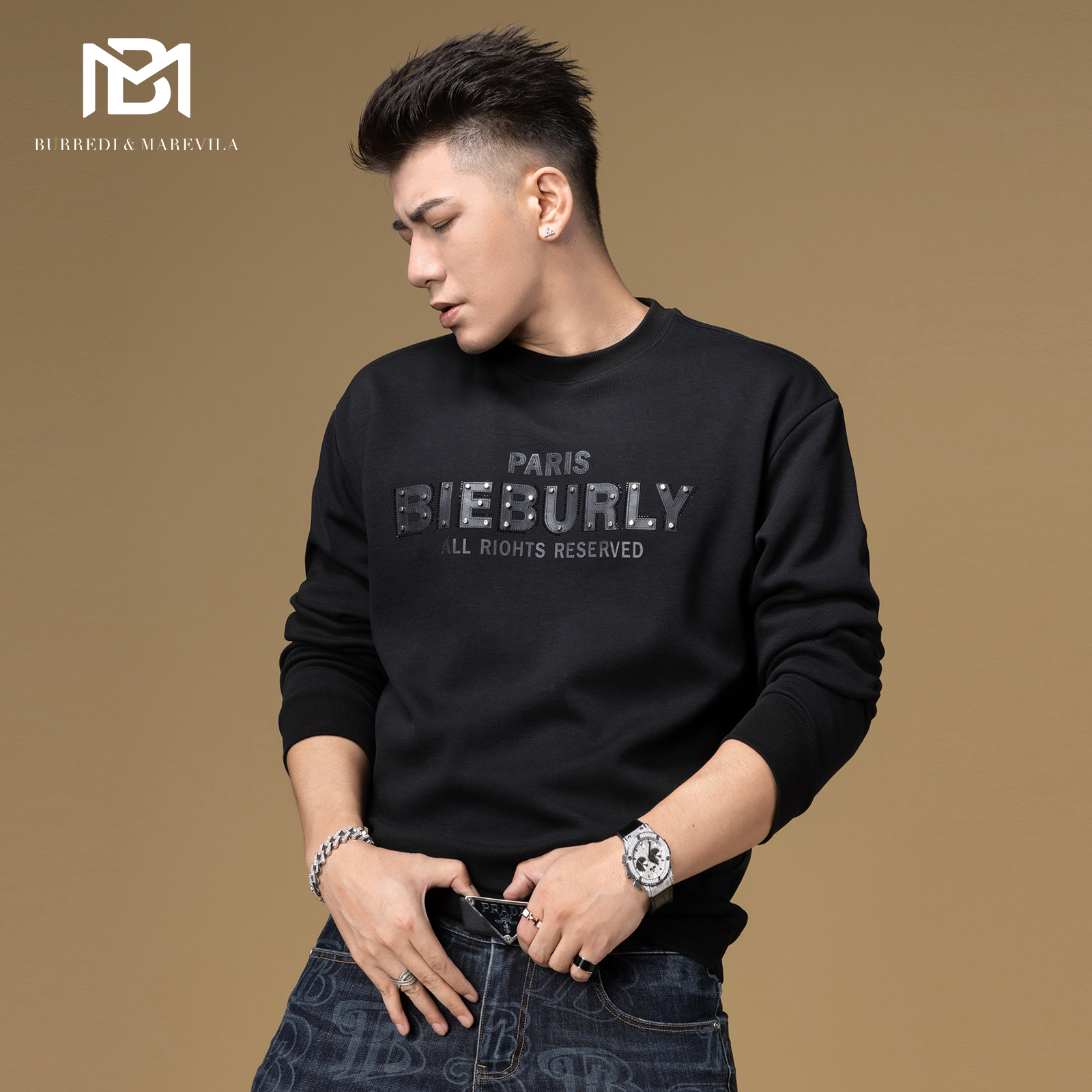 BM潮牌烫钻字母皮标休闲卫衣