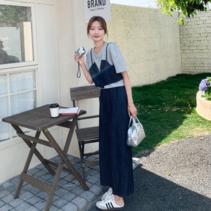 设计感真两件牛仔吊带短袖上衣套装女2025年夏季新款阔腿裤两件套,老外看中国穿衣搭配图片
